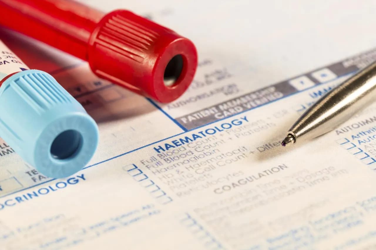 Jakie badania przed operacją? Kluczowe testy, które musisz znać