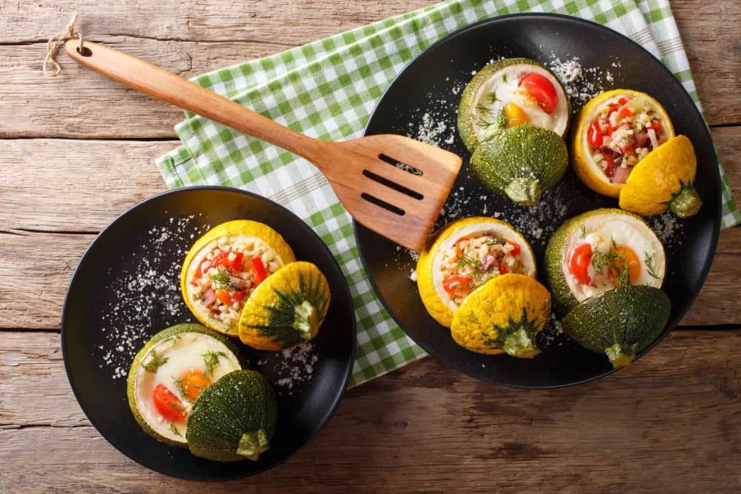 Najlepsza cukinia faszerowana kaszą bulgur: przepis krok po kroku