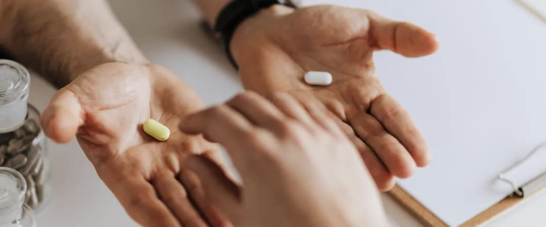 Colostrum kontra laktoferyna: Porównanie i wybór suplementu