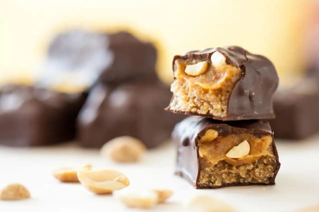 Fit Snickers przepis: Zdrowa wersja batona bez wyrzutów sumienia