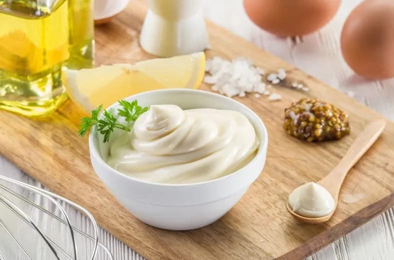 Czy majonez jest zdrowy? Poznaj prawdę o jego wpływie na organizm