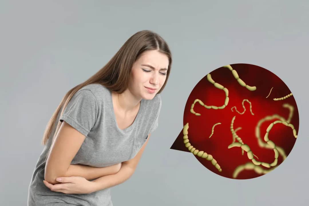 Pasożyty jelitowe: 6 sygnałów, że je masz. Skuteczne leczenie