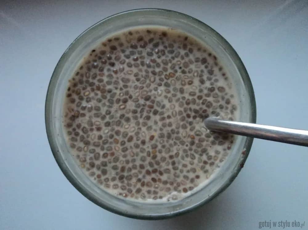 Jak zrobić pyszną chię na mleku owsianym - przepis krok po kroku