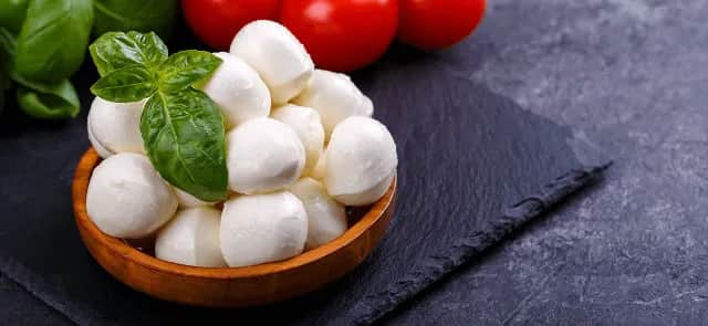Czy mozzarella jest zdrowa dla Ciebie - Fakty i mity o wartościach odżywczych