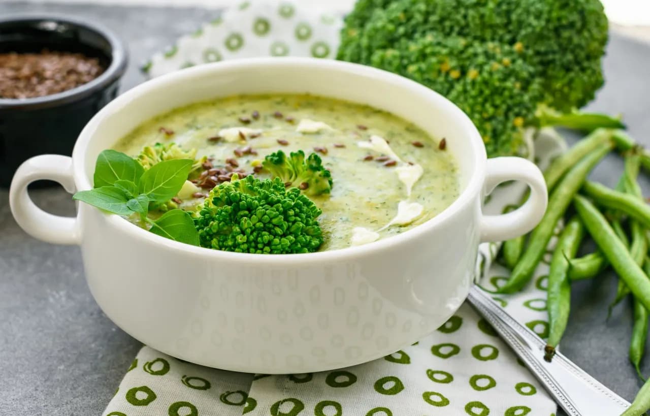 Co jeść przy uchyłkach jelita grubego, aby uniknąć bólu i dyskomfortu