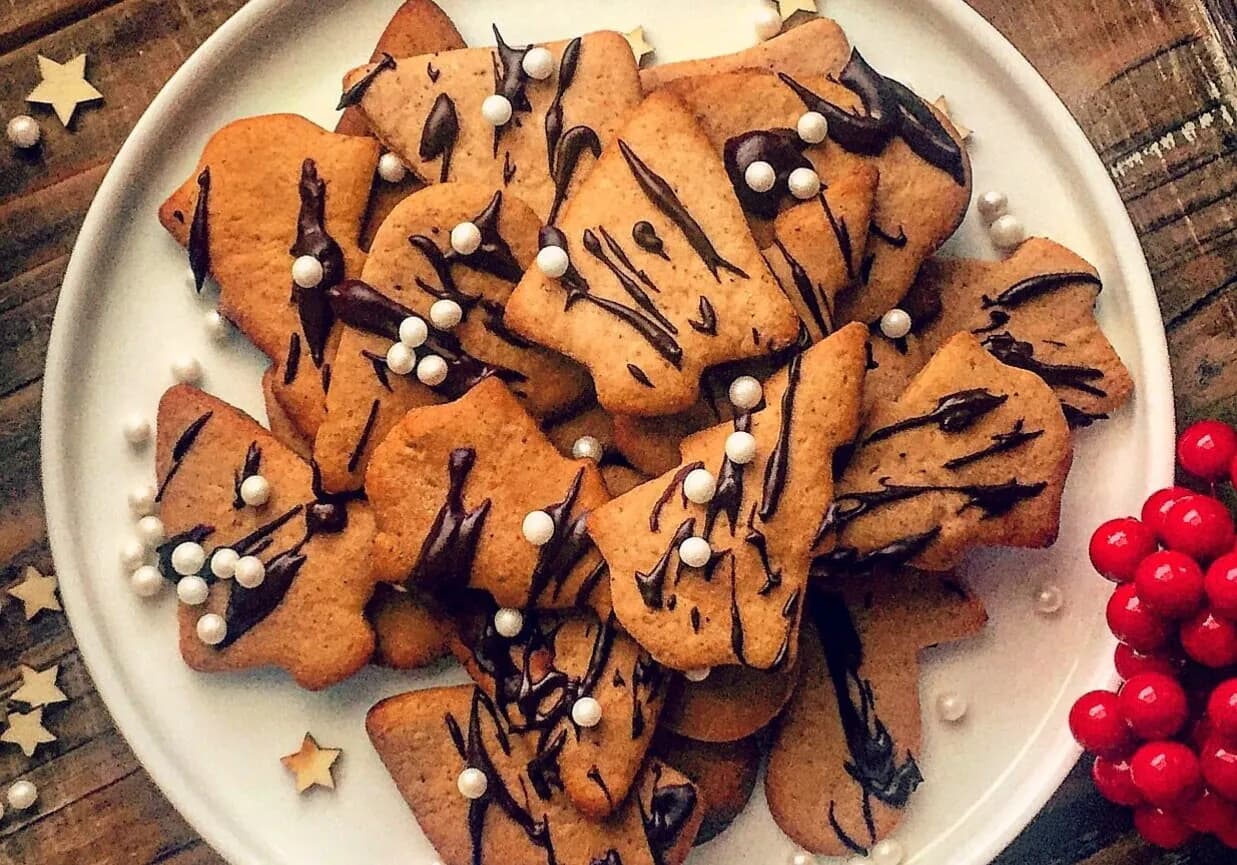 Domowe pierniki z mąki orkiszowej: przepis na zdrowszą wersję świątecznych ciastek