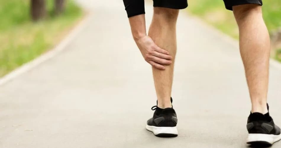 Ból łydek: przyczyny, które mogą zaskoczyć i jak je leczyć